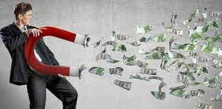 Bitcoin apresenta leve recuperação após queda significativa na semana